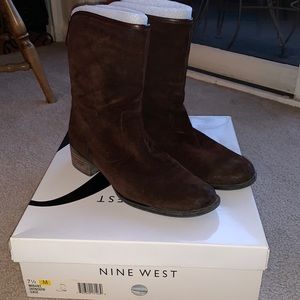 Short suede western boots